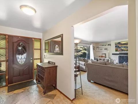 Entry Way - 114 231st St SE, Bothell, WA 98021 photo 2 of 2
