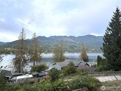 715 Samish Heights Ln, Bellingham, WA 98229