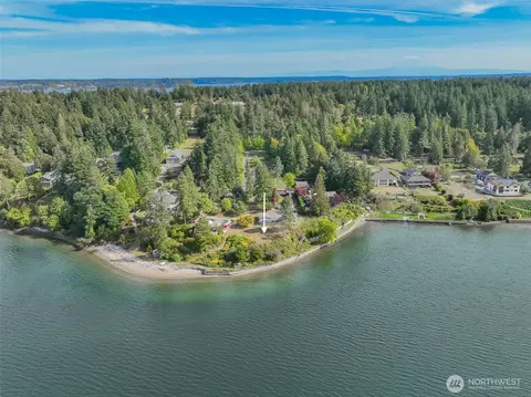 8939 Buttonwood Ln NE, Olympia, WA 98516