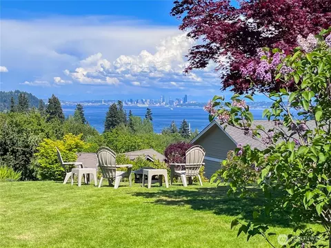 6418 E Royal View Ln, Port Orchard, WA 98366