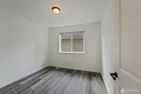 Bedroom - 12403 17th Ave SE, Everett, WA 98208 photo 5 of 8