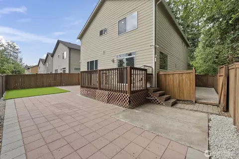 Exterior - 12403 17th Ave SE, Everett, WA 98208 photo 5 of 6