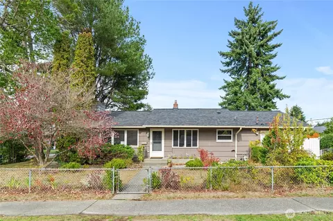 944 E 30th St, Bremerton, WA 98310