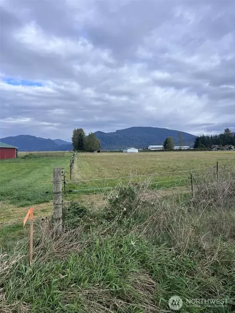144 W Nn W Bow Hill Rd, Bow, WA 98232