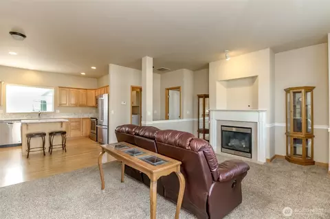 Living - 1113 Ofarrell Ln NW, Orting, WA 98360 photo 1 of 2