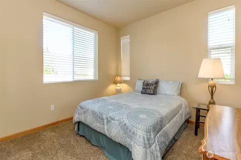 Bedroom - 1113 Ofarrell Ln NW, Orting, WA 98360 photo 1 of 5