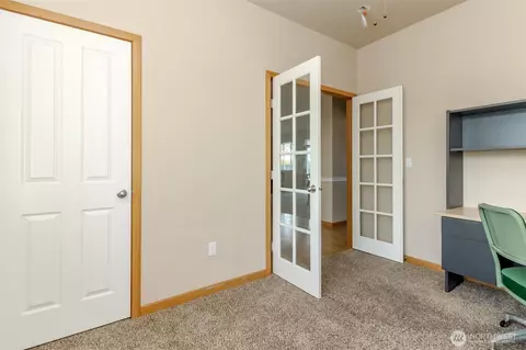 Entry Way - 1113 Ofarrell Ln NW, Orting, WA 98360 photo 4 of 4