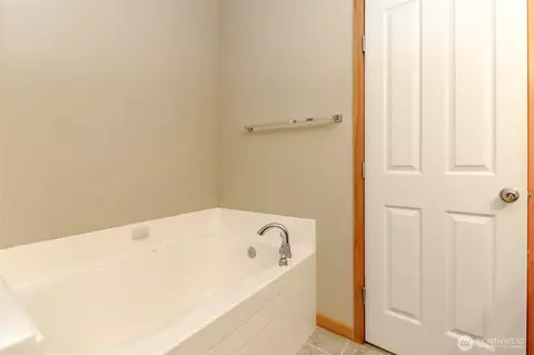 Bath - 1113 Ofarrell Ln NW, Orting, WA 98360 photo 4 of 4