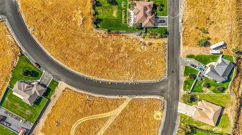 7928 NE Blackbird Loop, Moses Lake, WA 98837
