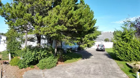 31308 N Pl, Ocean Park, WA 98640