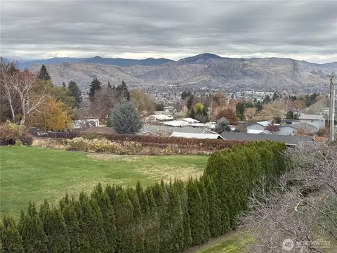 1352 Eastmont Ave # 15, East Wenatchee, WA 98802