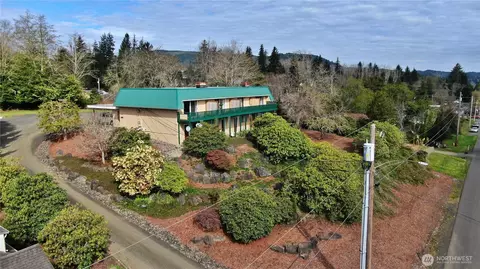 910 Barnhart St, Raymond, WA 98577