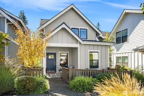 22773 SE 14th Ct #10, Sammamish, WA 98075