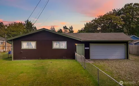 26212 V Ln, Ocean Park, WA 98640