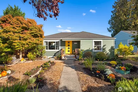 4026 52nd Ave SW, Seattle, WA 98116