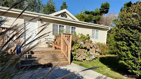 1915 195th St, Long Beach, WA 98631