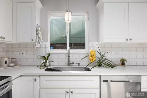 Kitchen - 20002 12th Avenue Ct E, Spanaway, WA 98387 photo 4 of 4