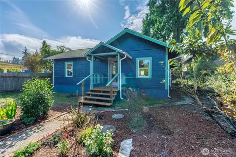 524 W 12th St, Port Angeles, WA 98362