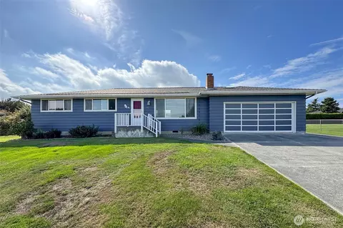 61 James St, Sequim, WA 98382