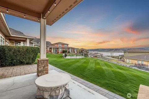 9122 NW Red Hawk Ln #A76, Quincy, WA 98848