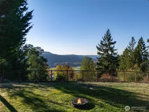 Exterior - 21104 188th Avenue Ct E, Orting, WA 98360 photo 6 of 11