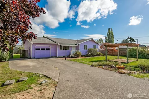 2136 Hawthorne St, Ferndale, WA 98248