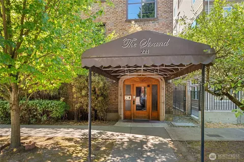 221 Belmont Ave E, Seattle, WA 98102
