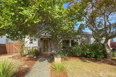 1204 S Oak St, Port Angeles, WA 98362