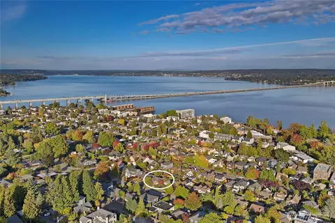 View/Area - 1852 40th Ave E, Seattle, WA 98112 photo 5 of 6