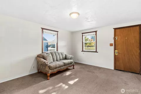 314 Washington Ave SE, Orting, WA 98360 photo 3