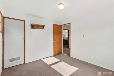 314 Washington Ave SE, Orting, WA 98360 photo 8