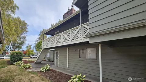 1023 16th Ave, Longview, WA 98632 photo 2