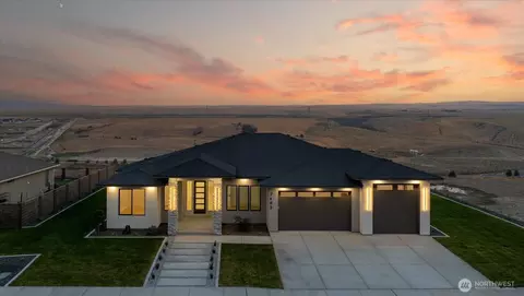 7483 W 23rd Ave, Kennewick, WA 99338