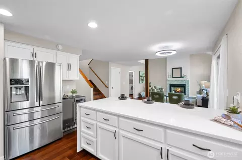 Kitchen - 16808 119th Pl NE, Bothell, WA 98011 photo 2 of 6