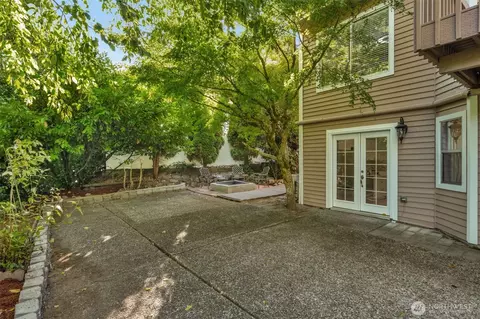 Exterior - 16808 119th Pl NE, Bothell, WA 98011 photo 4 of 7