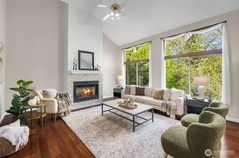 Living - 16808 119th Pl NE, Bothell, WA 98011 photo 3 of 3