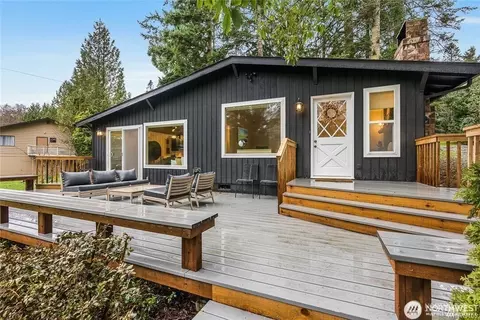 1465 Lake Dr, Camano Island, WA 98282