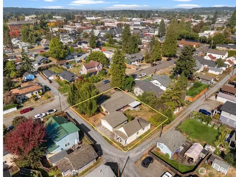 343 4th St SE, Puyallup, WA 98372