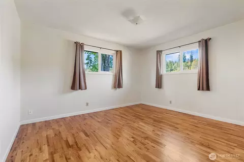 Bedroom - 122 Armstrong Rd, Chehalis, WA 98532 photo 3 of 6