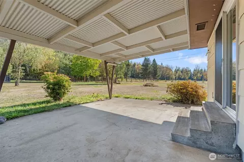 Exterior - 122 Armstrong Rd, Chehalis, WA 98532 photo 5 of 9
