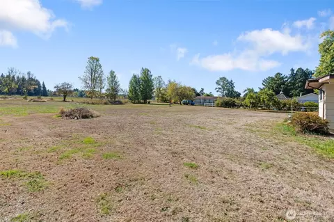 Exterior - 122 Armstrong Rd, Chehalis, WA 98532 photo 7 of 9