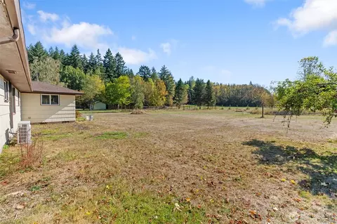 Exterior - 122 Armstrong Rd, Chehalis, WA 98532 photo 6 of 9