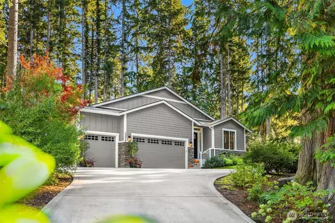 13978 Hidden Heights Ln NE, Bainbridge Island, WA 98110