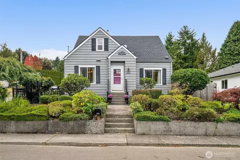 303 N 6th Ave SW, Tumwater, WA 98512