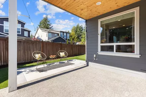 Exterior - 18406 13th Dr SE, Bothell, WA 98012 photo 4 of 8