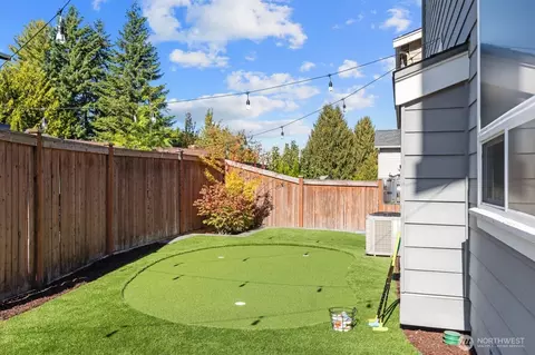 Exterior - 18406 13th Dr SE, Bothell, WA 98012 photo 3 of 8