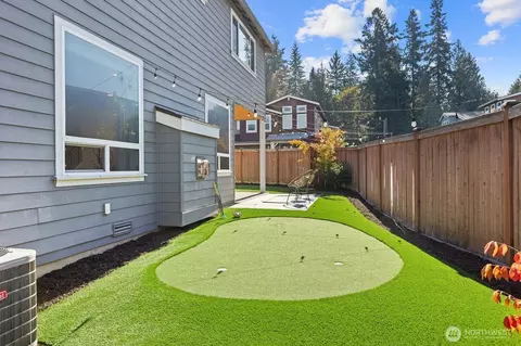 Exterior - 18406 13th Dr SE, Bothell, WA 98012 photo 5 of 8