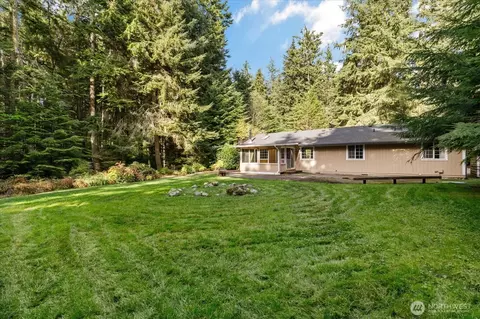 3100 Sea Eagle Ln, Greenbank, WA 98253