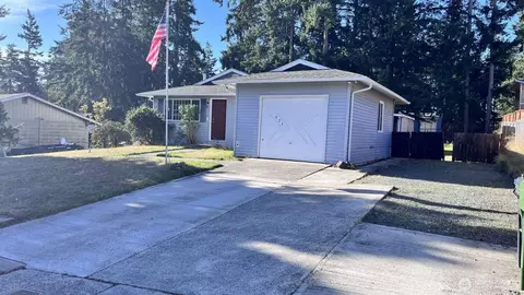 973 Cathlamet Dr, Oak Harbor, WA 98277