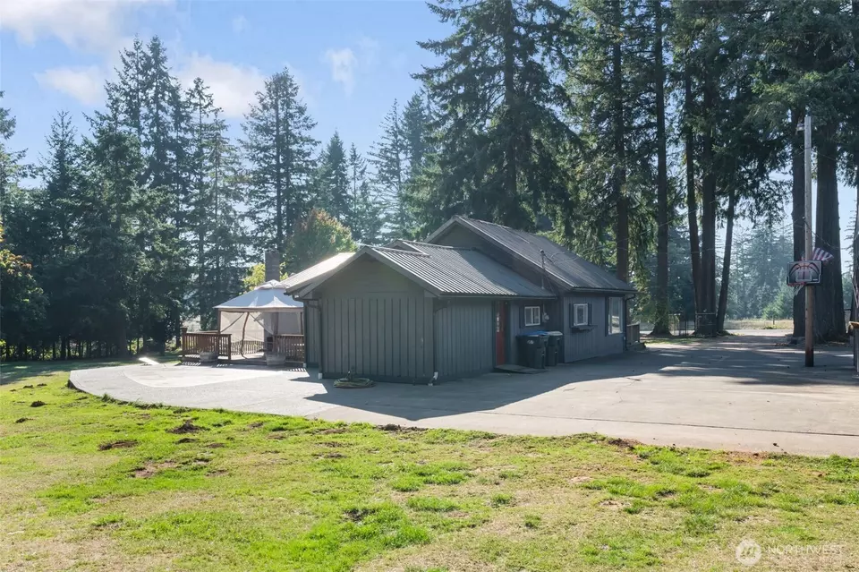 Exterior - 106 Pattee Rd, Chehalis, WA 98532 photo 6 of 16